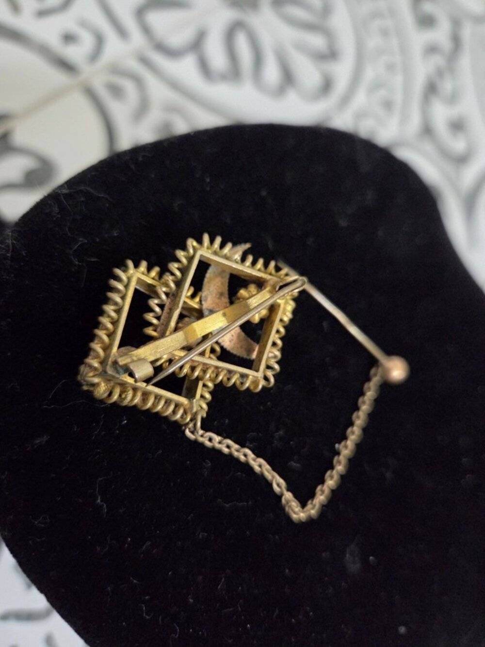 Antique Victorian Gilt Brass Brooch Paste Stones & Red Glass, Added Safety Chain - Picture 3 of 16